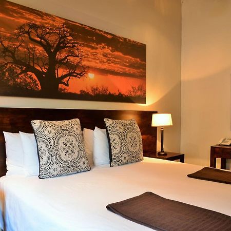 Bushveld Terrace Safari Hotel, Lodge & Spa พาลาบอร์วา ภายนอก รูปภาพ
