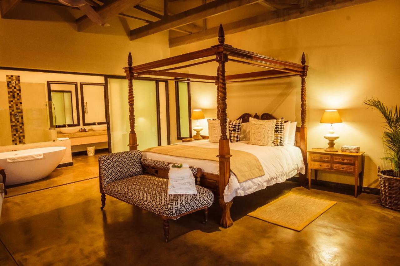 Bushveld Terrace Safari Hotel, Lodge & Spa พาลาบอร์วา ภายนอก รูปภาพ