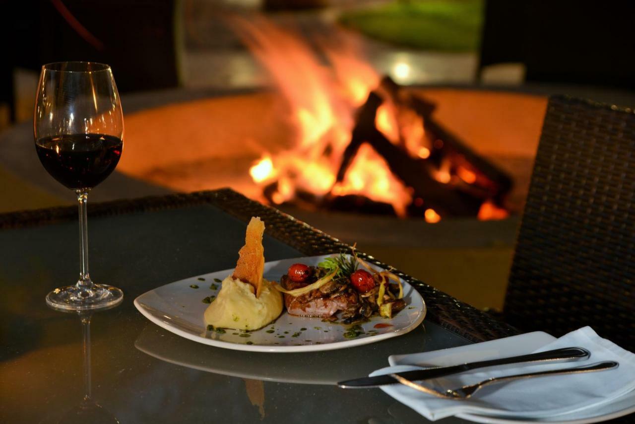Bushveld Terrace Safari Hotel, Lodge & Spa พาลาบอร์วา ภายนอก รูปภาพ