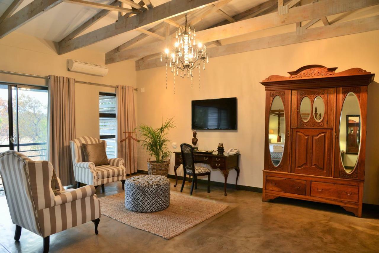 Bushveld Terrace Safari Hotel, Lodge & Spa พาลาบอร์วา ภายนอก รูปภาพ