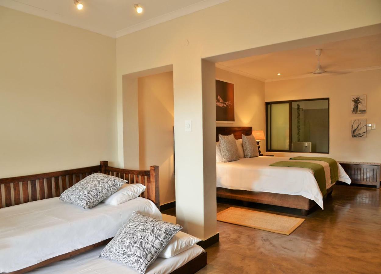 Bushveld Terrace Safari Hotel, Lodge & Spa พาลาบอร์วา ภายนอก รูปภาพ