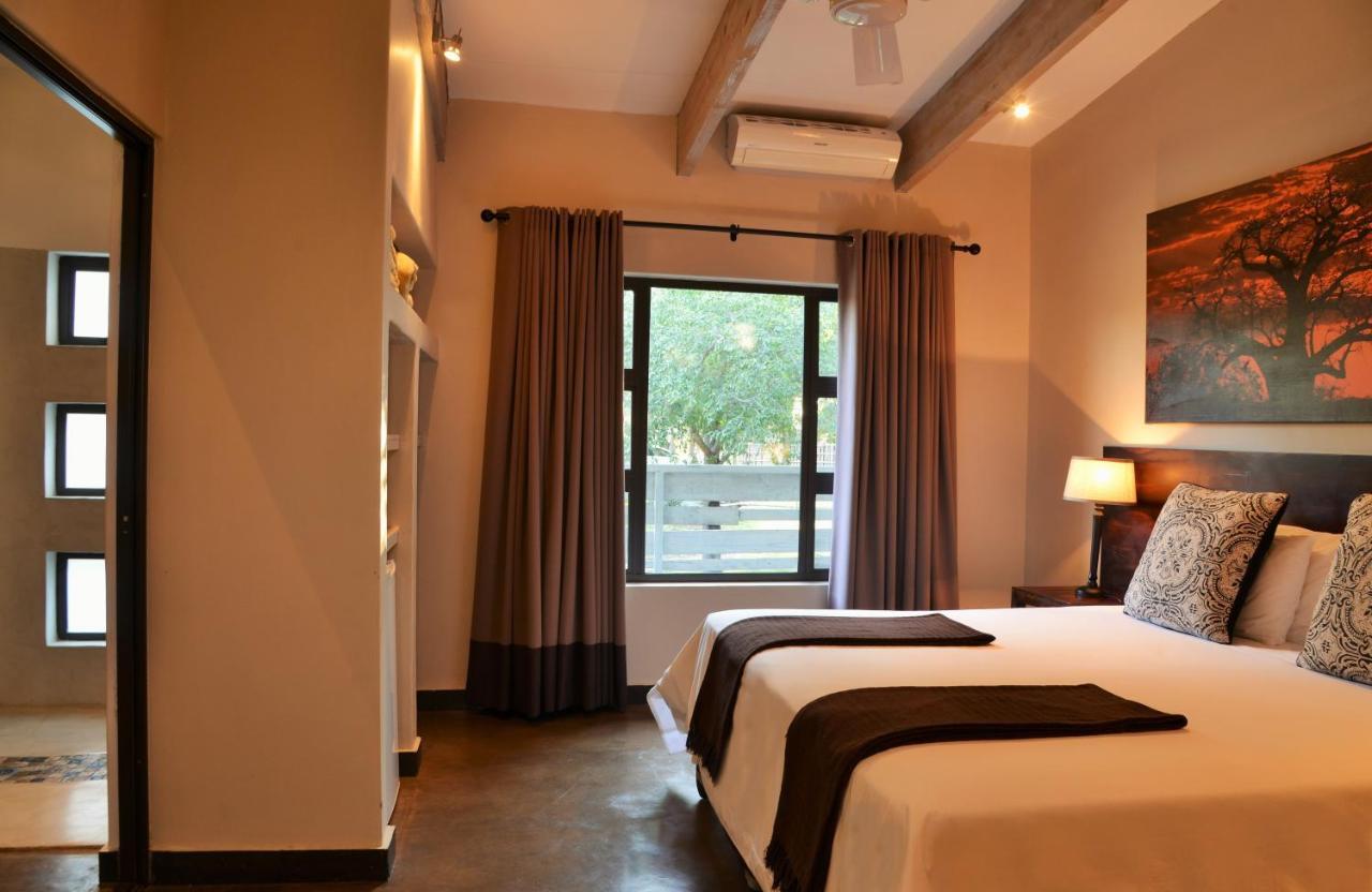 Bushveld Terrace Safari Hotel, Lodge & Spa พาลาบอร์วา ภายนอก รูปภาพ